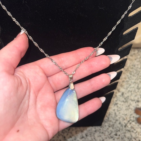 Opalite necklace - Picture 2 of 2